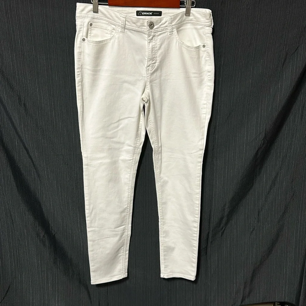 Jordache brand skinny white jeans /Size 14 / N-22